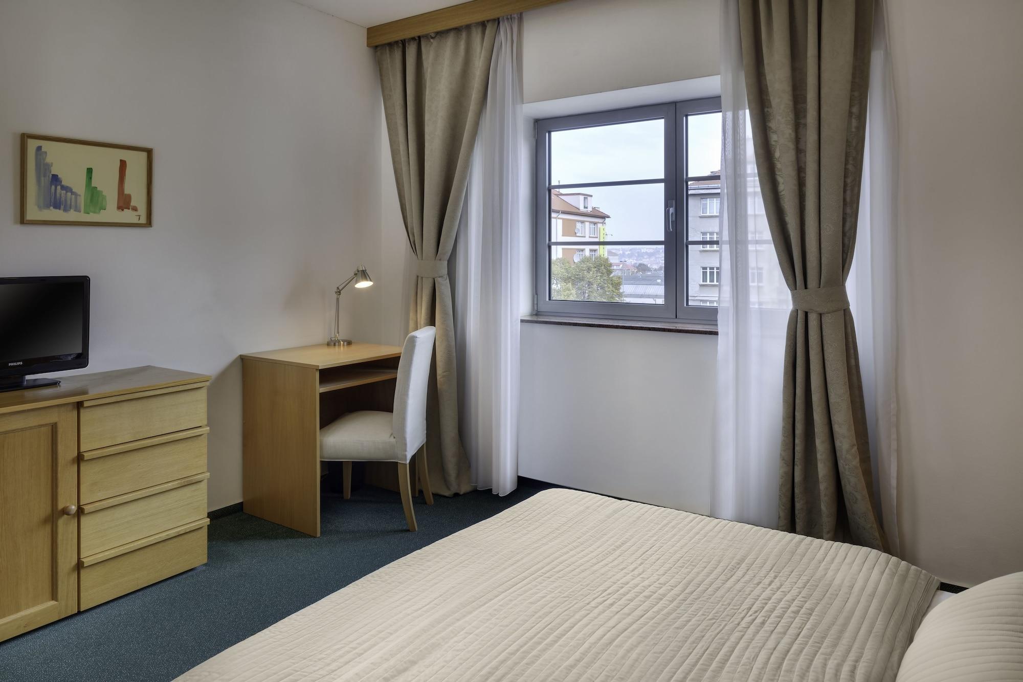 Hotel Oya Prag Exteriör bild