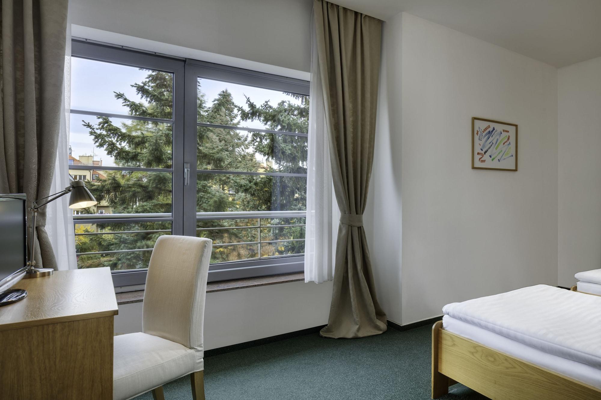 Hotel Oya Prag Exteriör bild