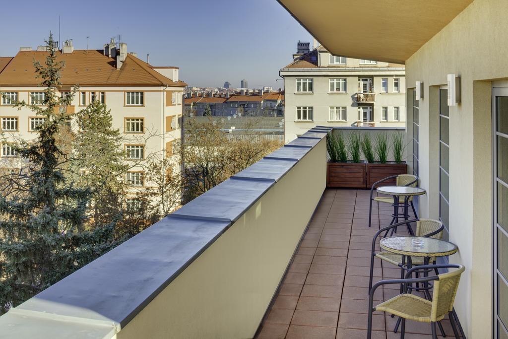 Hotel Oya Prag Exteriör bild