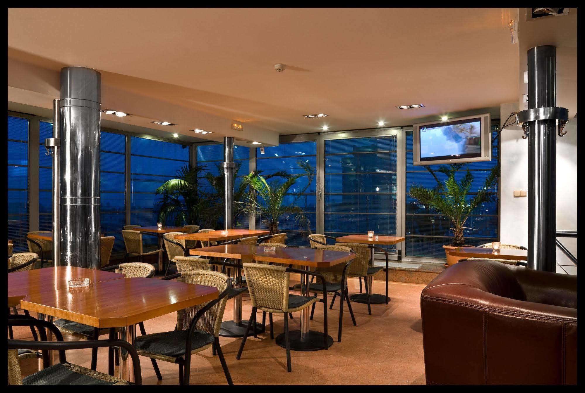 Hotel Oya Prag Exteriör bild