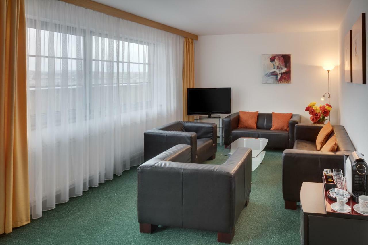 Hotel Oya Prag Exteriör bild